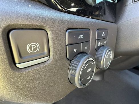 Used 2023 Chevrolet Silverado 1500 LT AWD/4WD image 16