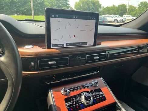 Used 2020 Lincoln Aviator Reserve w/ Equipment Group 201A RWD image 16