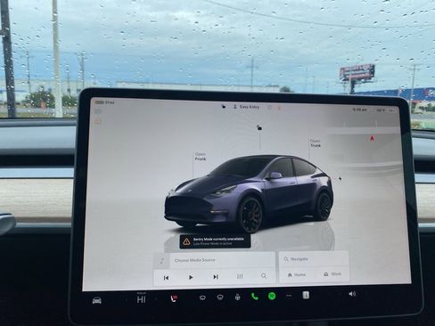Used 2023 Tesla Model Y Performance image 22