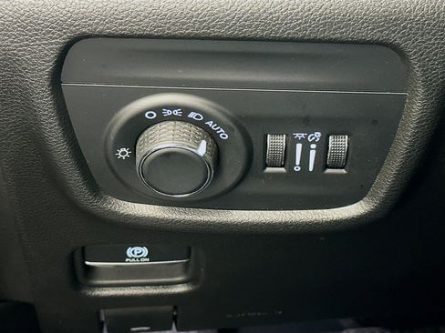 Used 2024 Jeep Grand Cherokee L Altitude image 17