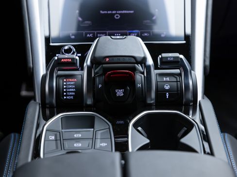 Used 2019 Lamborghini Urus image 70