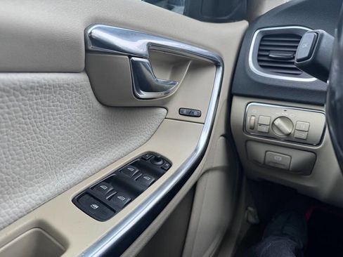 Used 2014 Volvo S60 T5 image 28