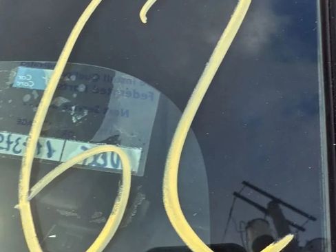 Used 2020 Mitsubishi Outlander AWD image 33