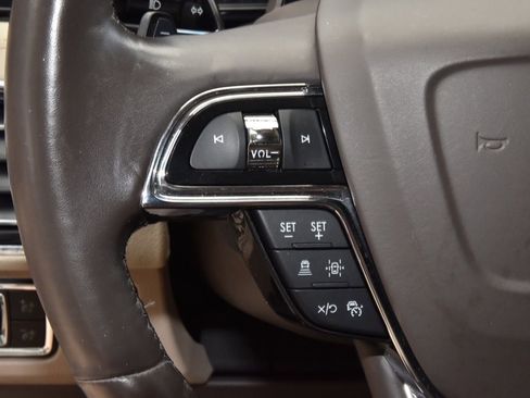 Used 2022 Lincoln Navigator Reserve AWD/4WD image 24