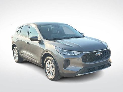Certified 2023 Ford Escape Active AWD/4WD image 2