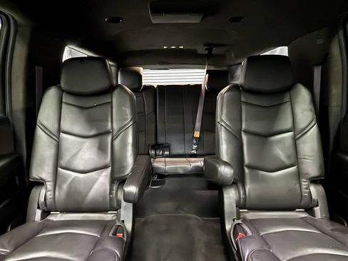 Used 2016 Cadillac Escalade ESV Platinum RWD image 32