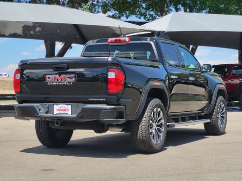 Used 2025 GMC Canyon Denali AWD/4WD image 7