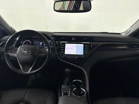 Used 2020 Toyota Camry XLE w/ Sunroof Package FWD image 31