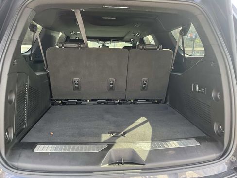 Used 2022 Chevrolet Suburban RST w/ Luxury Package image 20
