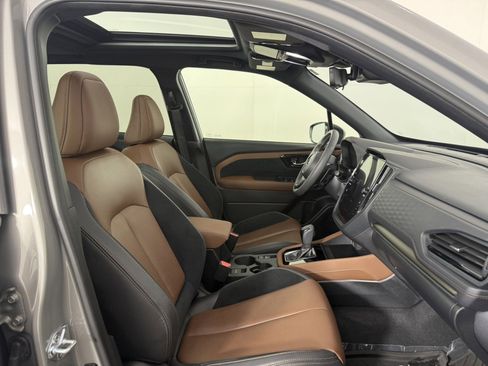 Used 2025 Subaru Forester Touring AWD/4WD image 10