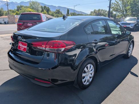 Used 2017 Kia Forte LX image 4