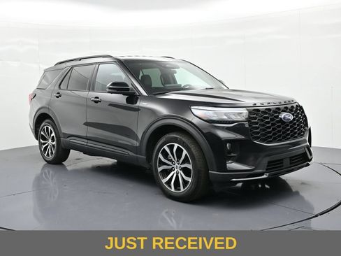 Certified 2025 Ford Explorer ST-Line AWD/4WD image 4