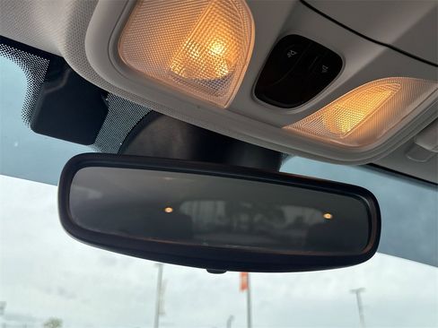 Used 2021 Jeep Cherokee Latitude Plus image 22