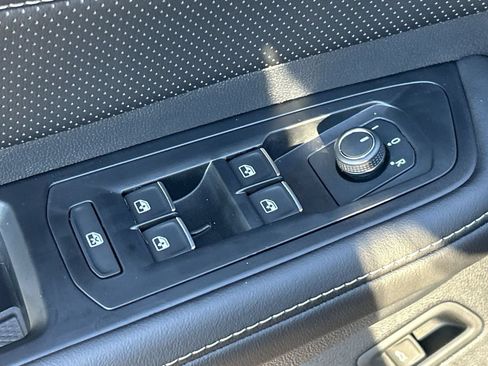 New 2026 Volkswagen Atlas Cross Sport SEL R-Line AWD/4WD image 17