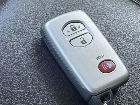 Used 2017 Toyota 4Runner Limited AWD/4WD image 38