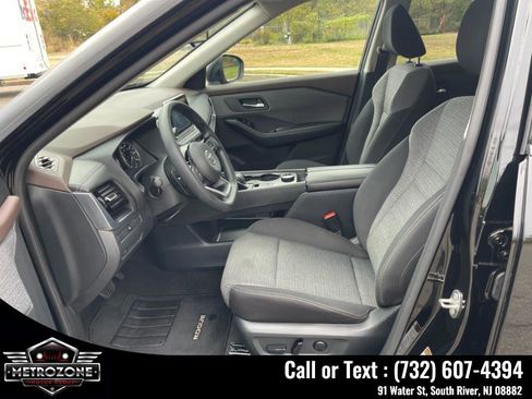 Used 2021 Nissan Rogue SV AWD/4WD image 13