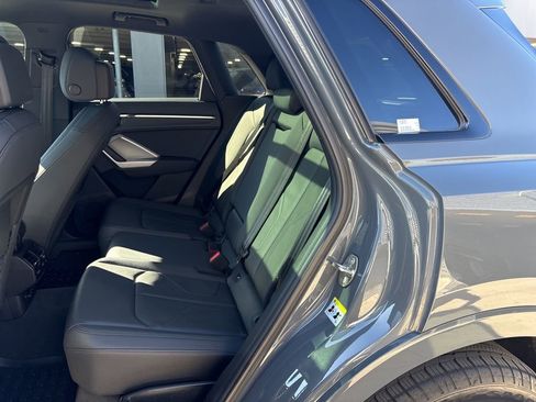 Used 2024 Audi Q3 2.0T Premium Plus image 14
