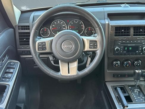 Used 2012 Jeep Liberty Limited Jet RWD image 26