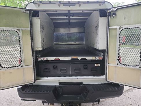 Used 2018 Ford F250 XL w/ Power Equipment Group RWD image 7