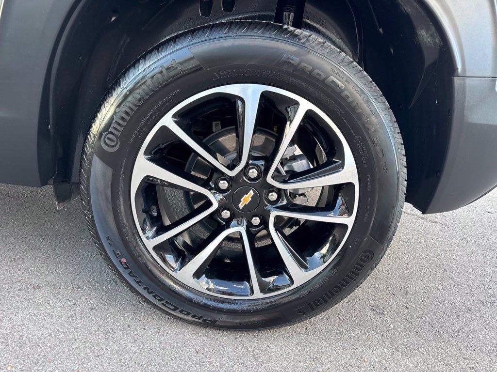 Used 2025 Chevrolet TrailBlazer LT AWD/4WD image 31
