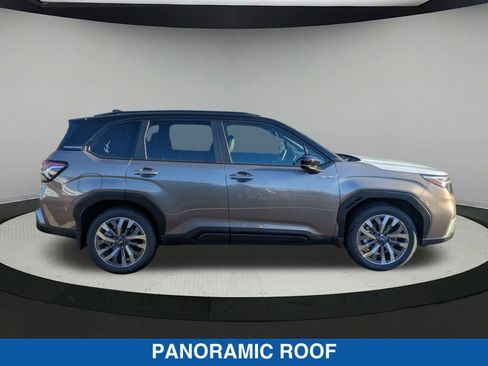 Used 2025 Subaru Forester Touring image 2