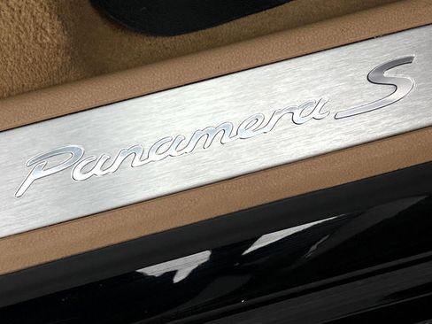 Used 2014 Porsche Panamera S image 49