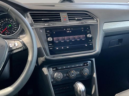Used 2020 Volkswagen Tiguan SE w/ Panoramic Sunroof Package FWD image 7