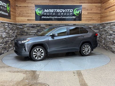 Used 2021 Toyota RAV4 XLE Premium AWD/4WD image 5