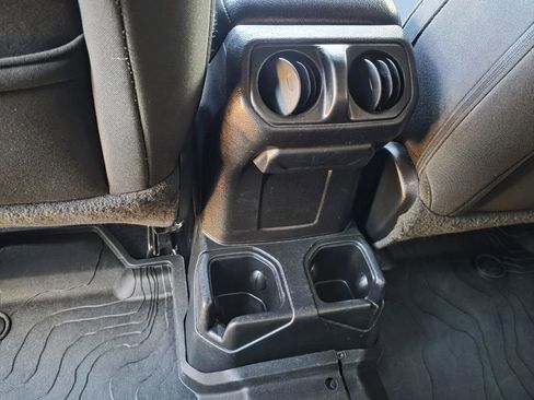 Used 2021 Jeep Gladiator Sport image 9