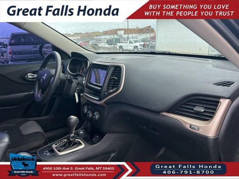 Used 2016 Jeep Cherokee Sport image 29