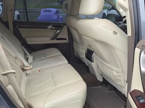 Used 2015 Lexus GX 460 w/ Premium Package AWD/4WD image 10