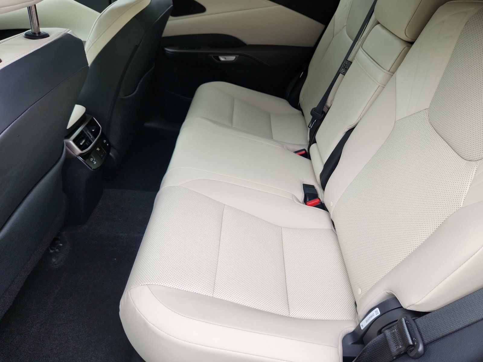 Used 2024 Lexus RX 350h w/ Convenience Package AWD/4WD image 17