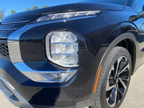 Used 2024 Mitsubishi Outlander SE image 9