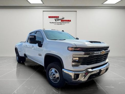 Used 2025 Chevrolet Silverado 3500 LT w/ Texas Edition AWD/4WD image 1