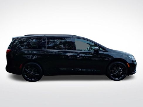 Used 2026 Chrysler Pacifica Limited w/ S Appearance Package FWD image 7