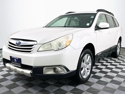 Used 2010 Subaru Outback 3.6R Limited AWD/4WD image 3
