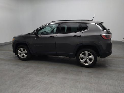 Used 2018 Jeep Compass Latitude w/ Popular Equipment Group AWD/4WD image 3