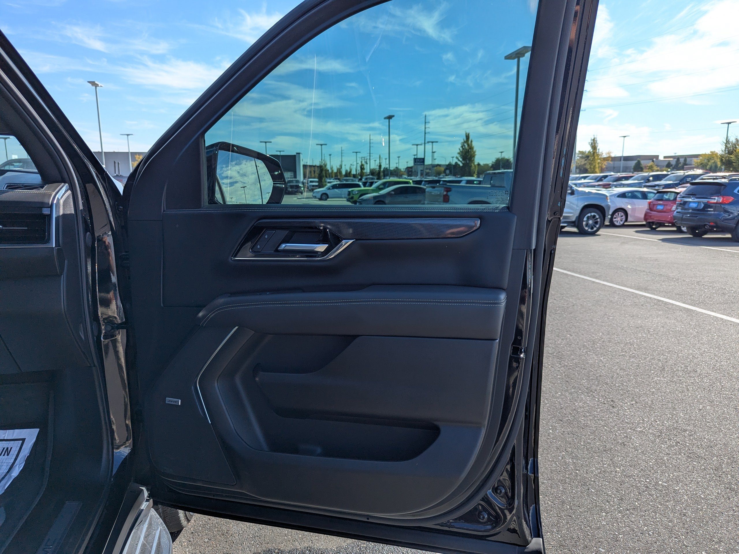 Used 2025 GMC Yukon XL Elevation AWD/4WD image 44