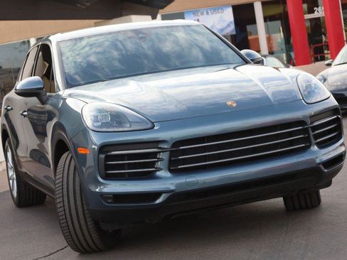 Used 2019 Porsche Cayenne AWD/4WD image 2