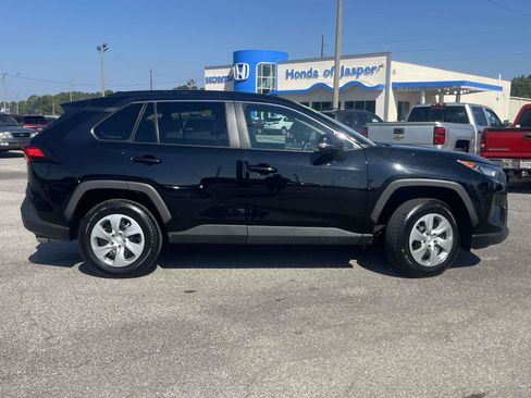 Used 2021 Toyota RAV4 LE FWD image 2