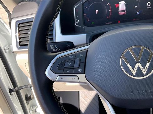 Certified 2023 Volkswagen Atlas SE image 18