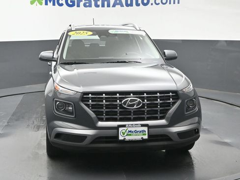 Used 2025 Hyundai Venue SEL FWD image 5