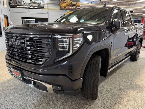 Used 2022 GMC Sierra 1500 Denali Ultimate AWD/4WD image 3