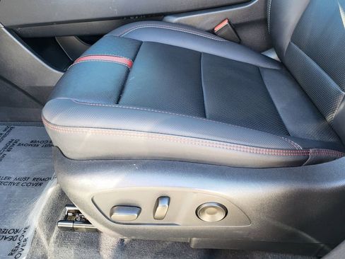 Used 2024 Chevrolet Traverse RS image 18