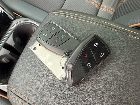 Used 2025 GMC Canyon AT4 AWD/4WD image 26