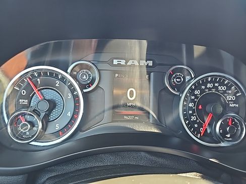 Used 2022 RAM 2500 Big Horn w/ Cold Weather Group AWD/4WD image 17