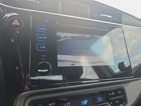 Used 2018 Toyota Corolla LE FWD image 22