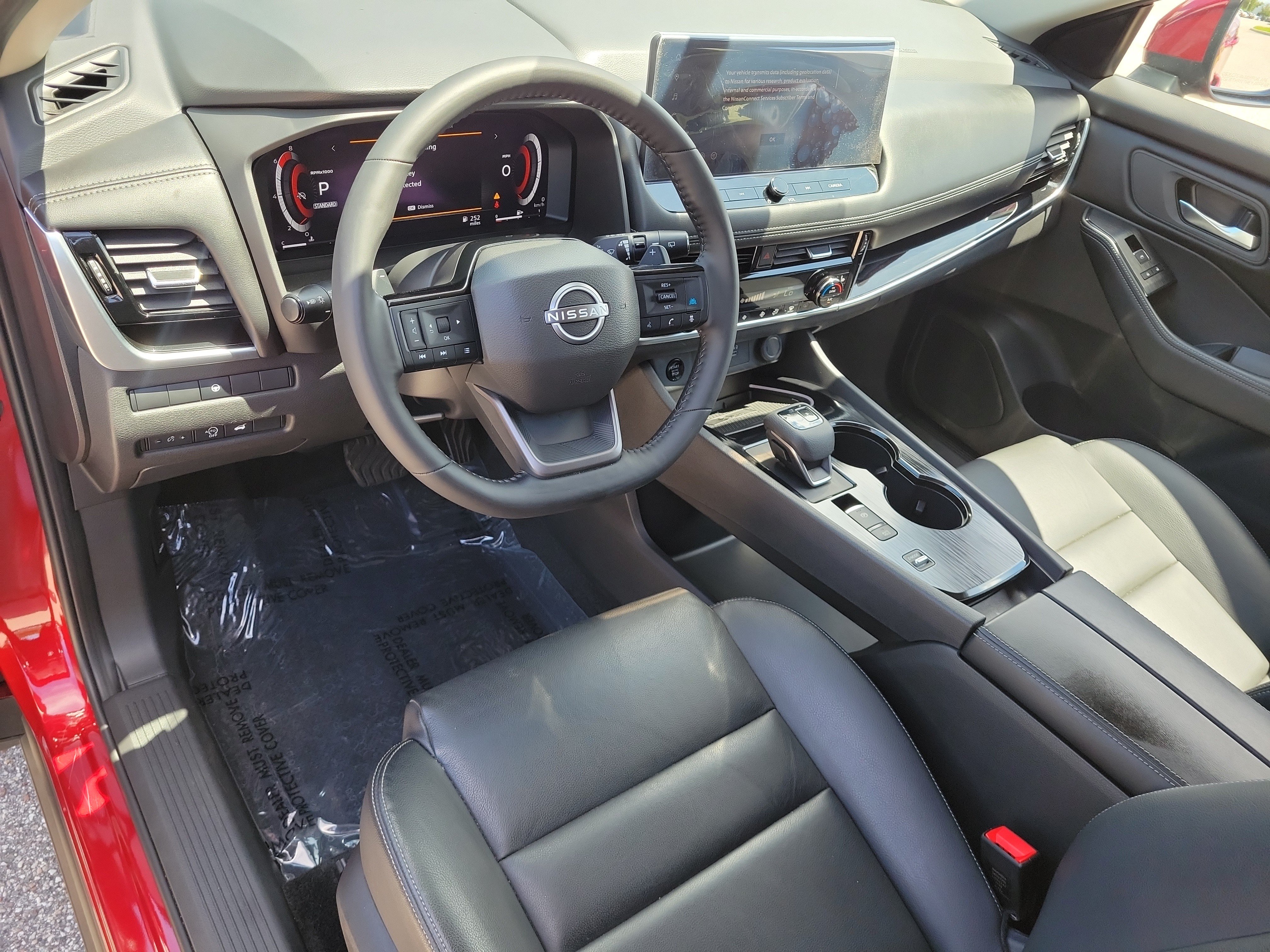 Certified 2025 Nissan Rogue SL FWD image 14