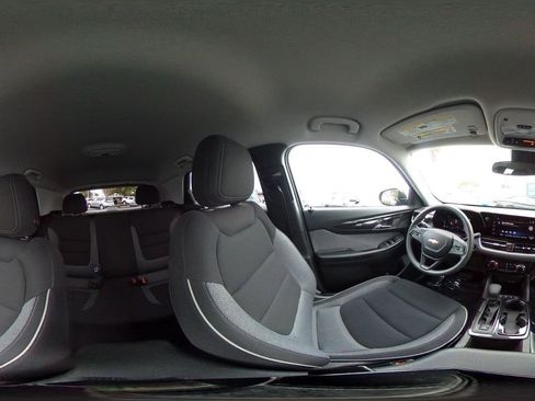 Used 2025 Chevrolet TrailBlazer LT FWD image 43