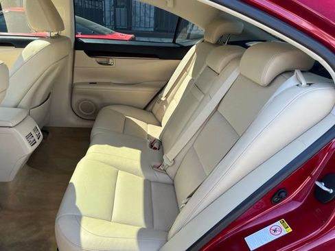 Used 2013 Lexus ES 350 w/ Luxury Pkg FWD image 23